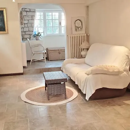 Apartment Stellaris